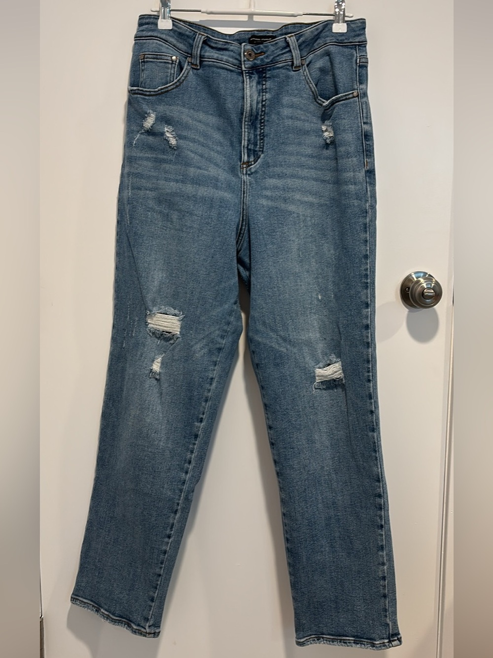 Universal Standard the Donna Distressed Straight-Leg Jeans